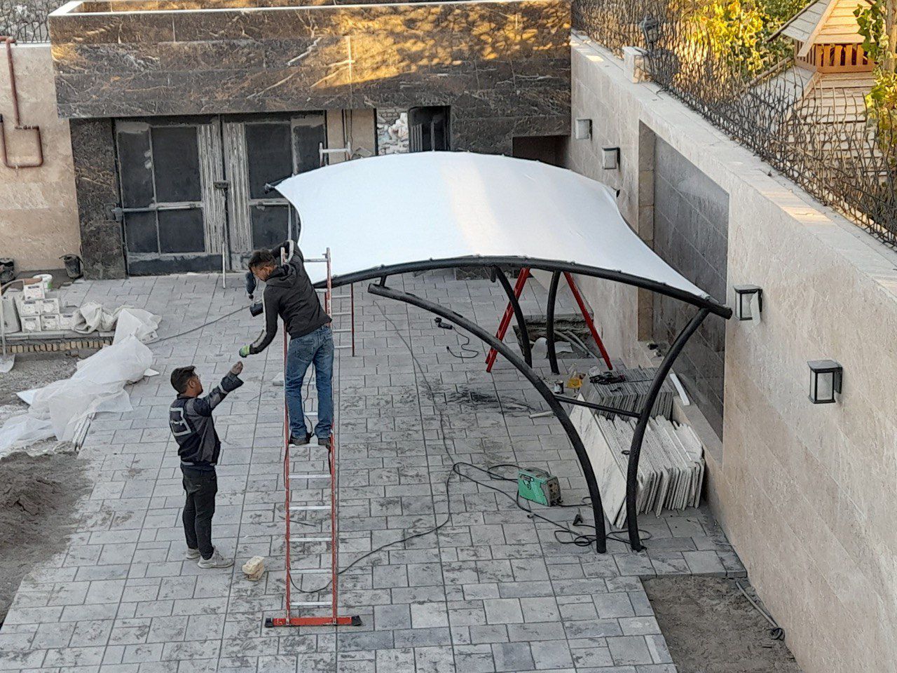 نکات مهم در انتخاب سایبان برای مغازه‌ها و منازل